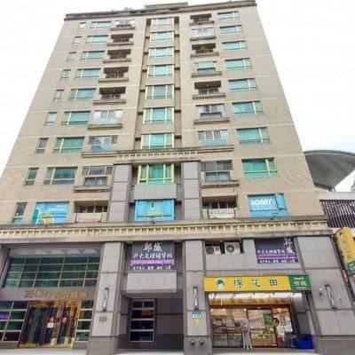 21city花園廣場位於新店安坑安康路二段，有套房、2房、3房、4房、店面，近全聯、家樂福、北二高安坑交流道