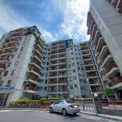 山水畫樓B1區位於新店區安民街，總樓高10樓共123戶，格局2-4房，近康是美藥妝店、安康高中、中信高中、安坑輕軌安康站