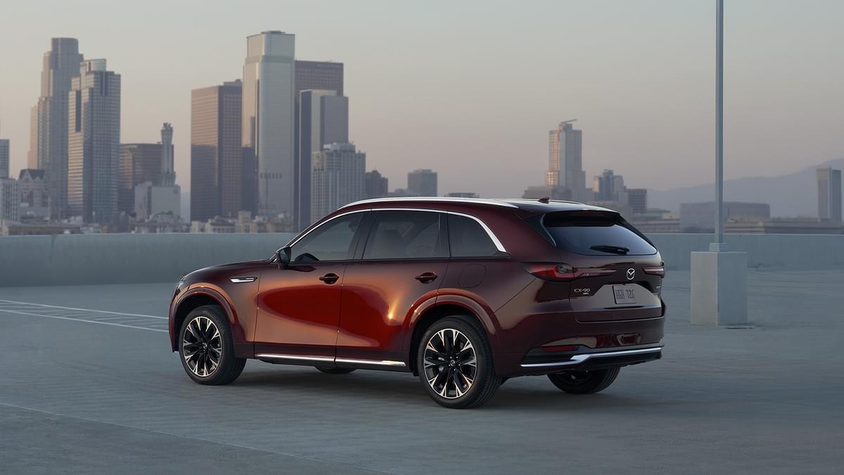 正七人座旗艦休旅 MAZDA CX-90，指定車型享 7 年原廠保固與 150 萬元 70 期 0 利率