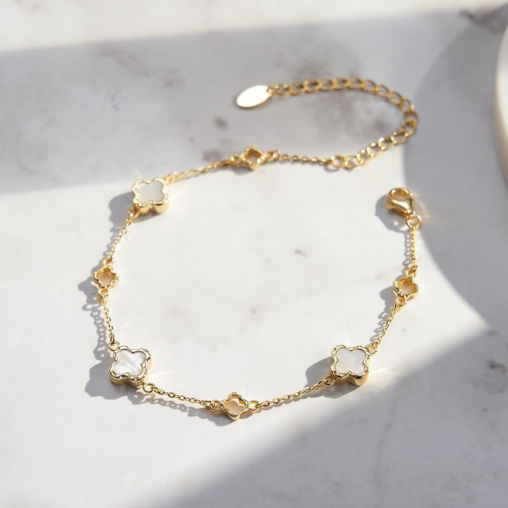 Wholesale Lucky Clover Bracelet: S925 Sterling Silver Hollow Out Design with Mother of Pearl