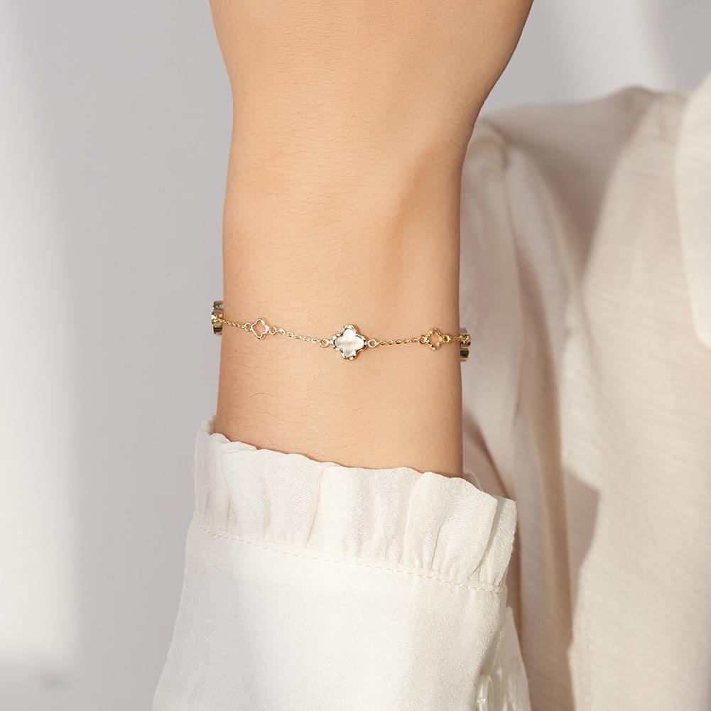 Wholesale Lucky Clover Bracelet: S925 Sterling Silver Hollow Out Design with Mother of Pearl