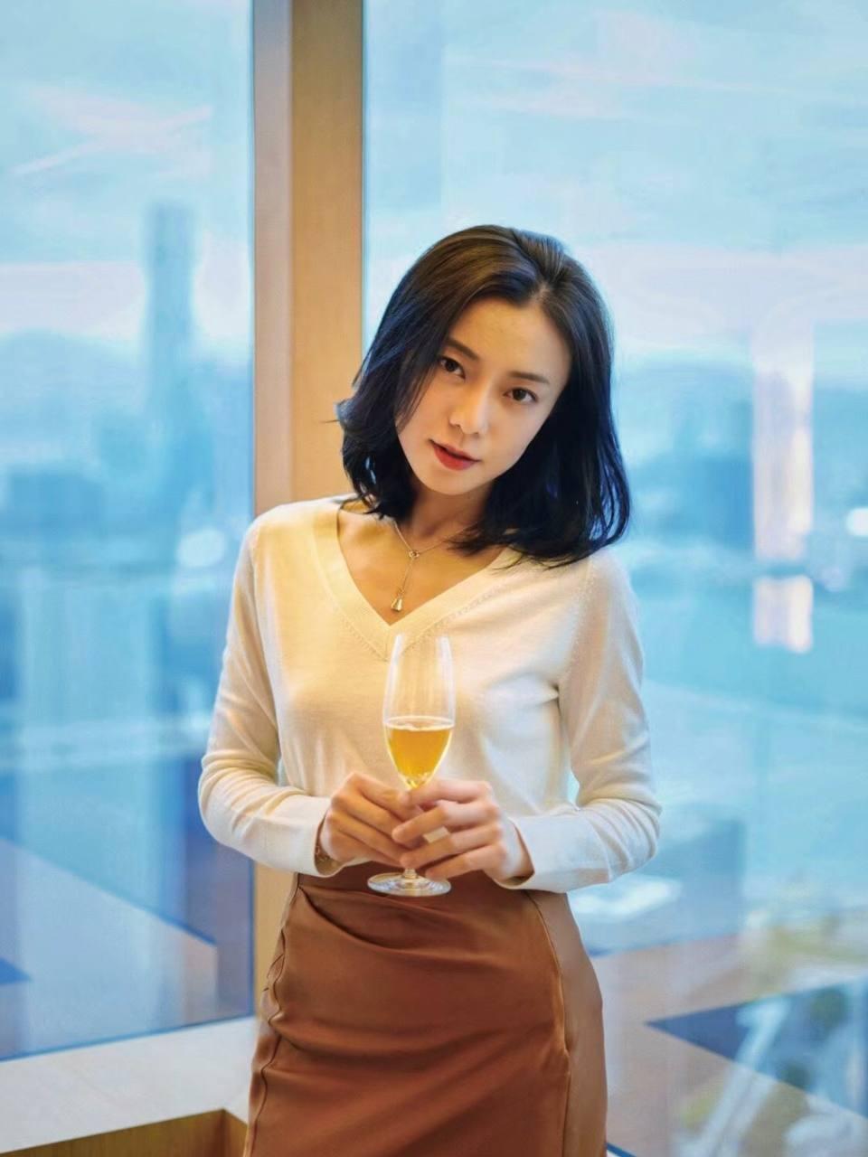 Our custom design process Women's high-end fashion design company