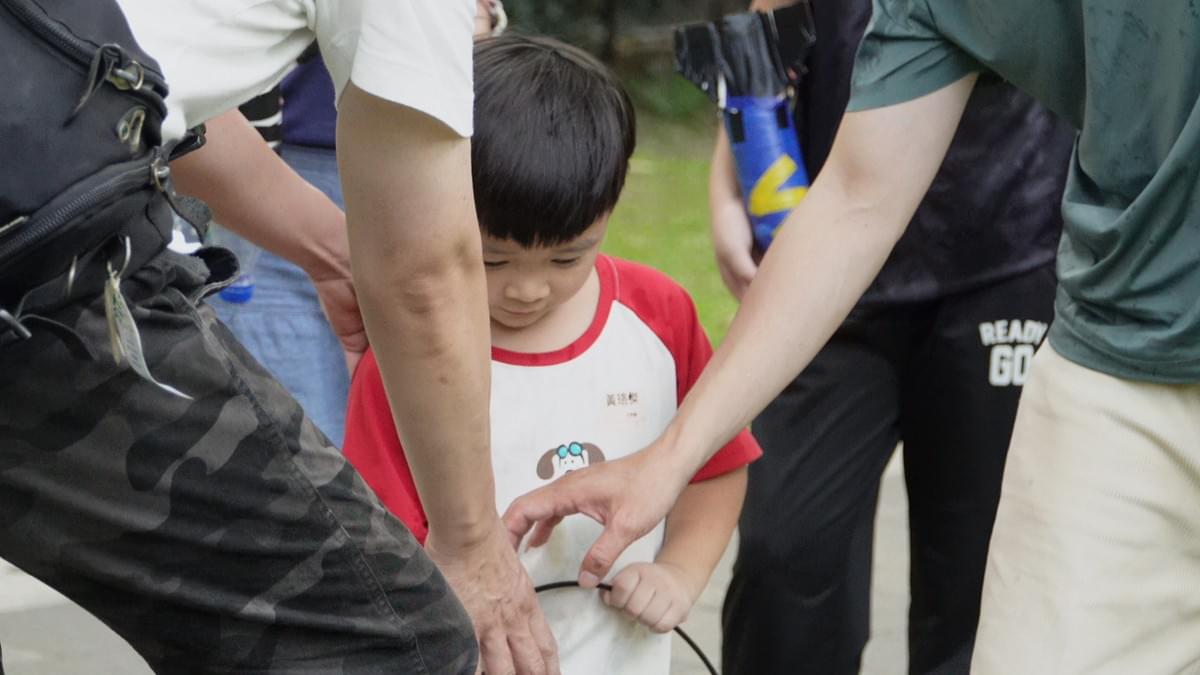 In this digital age, we believe that emotional connection between people is the most fundamental value. Our mission is to awaken love and care in everyone's heart, let this power flow again, and build a more inclusive and emotionally intelligent society. It all starts with the idea of reconnection. Organization Story: The Era of Reconnection In this era of digital torrent, we have unprecedented ability to connect, but we have gradually lost the most precious human connection. As technology advances rapidly and information grows explosively, we see the tilt of power, the expansion of inequality, and the emotional alienation between people. Especially for teenagers who are in a critical growth period, this impact is even more profound. They are struggling between virtuality and reality: Excessive use of social media leads to distraction and affects learning ability. Cyberbullying and false information cause psychological trauma. Excessive comparison and perfectionism pressure cause anxiety and depression. The convenience of instant messaging is weakened. The ability to communicate face-to-face and the permanence of digital footprints deprive young people of the opportunity to make mistakes and start over. These phenomena not only affect personal mental health, but also profoundly change the way the next generation connects with the world. We see that young people are more likely to feel lonely and lost in a world full of information, and find it difficult to establish a true self-identity. We believe that real change begins with reconnection. Not through cold data, but through the warmest resonance in the heart; not through algorithm recommendations, but through sincere understanding and care. We look forward to building a new society and community through action, where we can reconnect with love and rediscover the original throb of life for everyone. Our mission is to awaken humanity’s most fundamental power of connection and build a society based on love. We are committed to: Cultivating emotional intelligence, helping everyone establish a stable psychological quality, creating a space for inclusion, allowing participants to become the leaders of change, promoting whole-person innovation, transcending social development purely based on technology and technology, establishing a support network, and assisting individuals Continuous growth and transformation provide a safe growth environment for teenagers and rebuild a healthy interpersonal interaction model. Our vision: We hope to see a world where everyone can: Have emotional autonomy, maintain privacy and dignity, enjoy equal development opportunities, and create their own life story. Establish healthy digital habits. Join us. Become a volunteer. Use your expertise and passion to create change with us. We need: Mental health workers, community management experts, educators, technology experience designers, those who want to bring about change through participation, support our mission, and every donation you make is a force that supports the reappearance of the glory of humanity: Regularly Small donations will continue to support our educational programs and project sponsorships, help us build more physical interactive spaces for resource sharing, provide venues or professions, service links and actions. Subscribe to our social newsletter to learn about the latest activities and participate in our action plans. , seminars and workshops, experience real interpersonal connections, share your stories, let more people see the possibility of change, let us redefine connections together, and let the beauty of love flow in every corner.