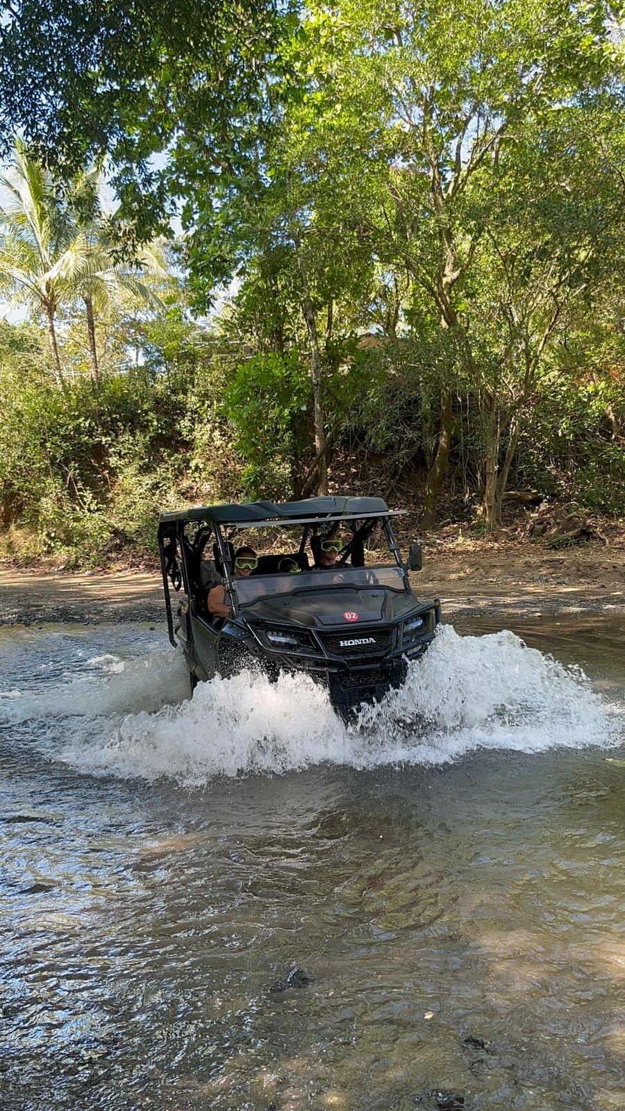 TOUR DE 2 HORAS $285 + TAXES TOUR DE 2 HORAS $285 + TAXES