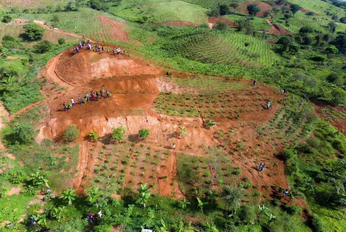 — Marie Koutou Thanks to La Petite Colline Benin, we were able to strengthen the capacities of young people so that they become agents of change in their community. Our commitment has improved the quality of life of many communities across Benin. Establishing and maintaining peace, fighting against poverty and other situations of vulnerability, and protecting the environment are principles that are stated in the fundamental law of most countries in the world. But such a mission cannot be solely the responsibility of the State, because even though it exercises its prerogatives, it also strives, through various legal provisions, to create the conditions to allow various organizations or structures to invest in the same direction. LPC-BENIN unites its members driven by the same ideal, to create bonds of understanding and solidarity among them to participate in education, good governance, and contribute to environmental protection.