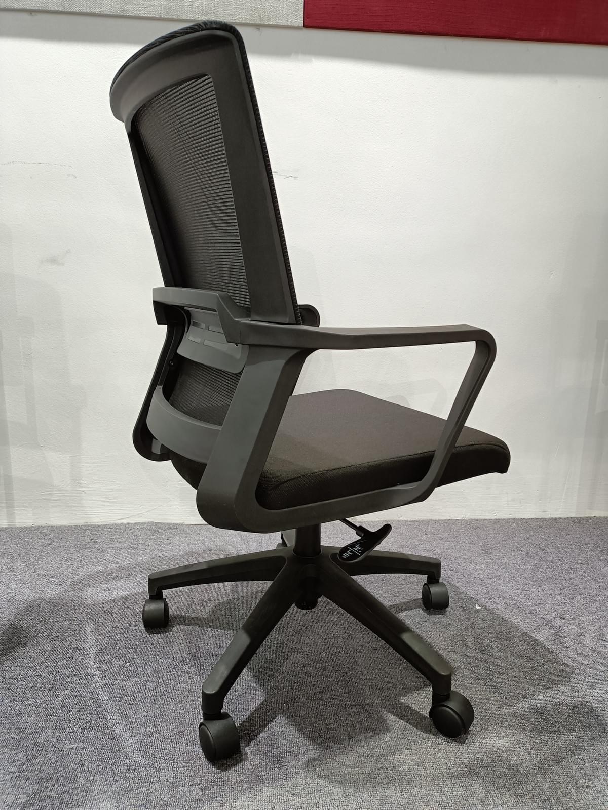 人間工学椅子 Functional chair