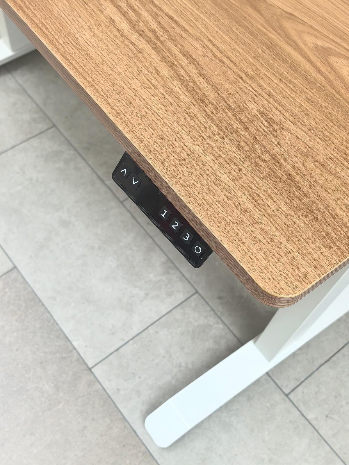 電動 昇降式デスク Height-adjustable table