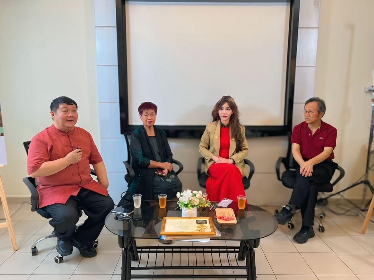 As part of the Soft Quiet Art Museum, we are committed to hosting various themed art exhibitions, showcasing the works of local and international artists. characteristic What are we doing Aliyah’s Art Haven & Gallery (Soft and Quiet Art Museum) is not just a display space, but a multifunctional art platform that integrates art curation, collection consulting, artist collaboration, cultural promotion, and art therapy. 

Our target audience includes art collectors, corporate institutions, space designers, and all enthusiasts who desire to own unique artworks, allowing art to not only beautify spaces but also enhance the taste and connotation of life. 

Main business content: 
    •    Art curation and exhibitions 
Holding themed art exhibitions every month, inviting local and international artists to participate. 
    •    Art collection and investment consulting 
Providing private and corporate art collection planning and investment guidance. 
    •    Artist representation and collaboration 
Promoting local and international artists, establishing professional collaboration mechanisms. 
    •    Cultural activities and workshops 
Holding art lectures, improvisational performances, art therapy courses, and workshops for children and adults. 
    •    Customized art solutions for spaces 
Undertaking customized art projects and curation planning for residences, offices, hotels, exhibition halls, and other venues. 

At Aliyah’s Art Haven & Gallery, we believe in the power of art to bring connection, healing, and eternal heritage. We welcome you to join us in exploring the depth and beauty of art.