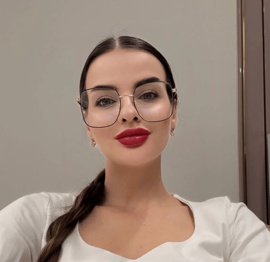 At Opulent Muse, we believe that every woman deserves a dress that reflects her individuality. Our custom tailoring process ensures that each gown is designed specifically for you, allowing your unique style and personality to shine through. Experience the luxury of a gown that fits you perfectly, crafted with meticulous attention to detail. Custom Tailoring What We Do A design company dedicated to creating luxurious evening gowns for modern women. With "elegance and excellence" as its core concept, the brand aims to provide every woman with unique tailor-made dresses, making them the focus of attention at every important moment.