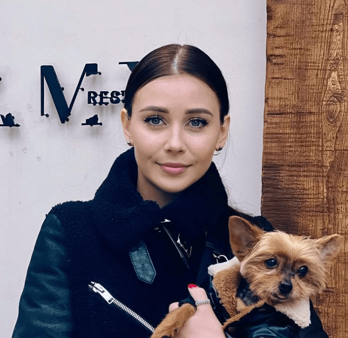 We believe that every woman is unique. Our personalized wellness plans are tailored to meet your specific needs and goals, ensuring that you receive the care and attention necessary for a truly transformative experience. Rediscover your balance and vitality with our expert guidance. Personalized Wellness Plans Our Offerings Serenity Springs is a high-end spa designed specifically for women, dedicated to providing the ultimate experience of physical and mental renewal. We combine professional care, aromatherapy and a tranquil atmosphere to allow every woman to release stress, regain physical and mental balance and radiate natural beauty in gentle care.