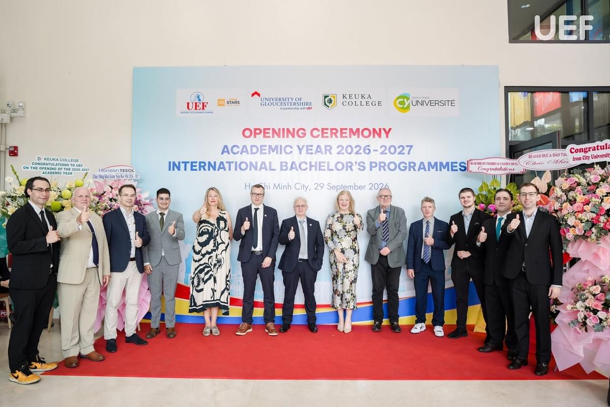 Alexander Parini representing AmCham Vietnam with University of Gloucestershire staff