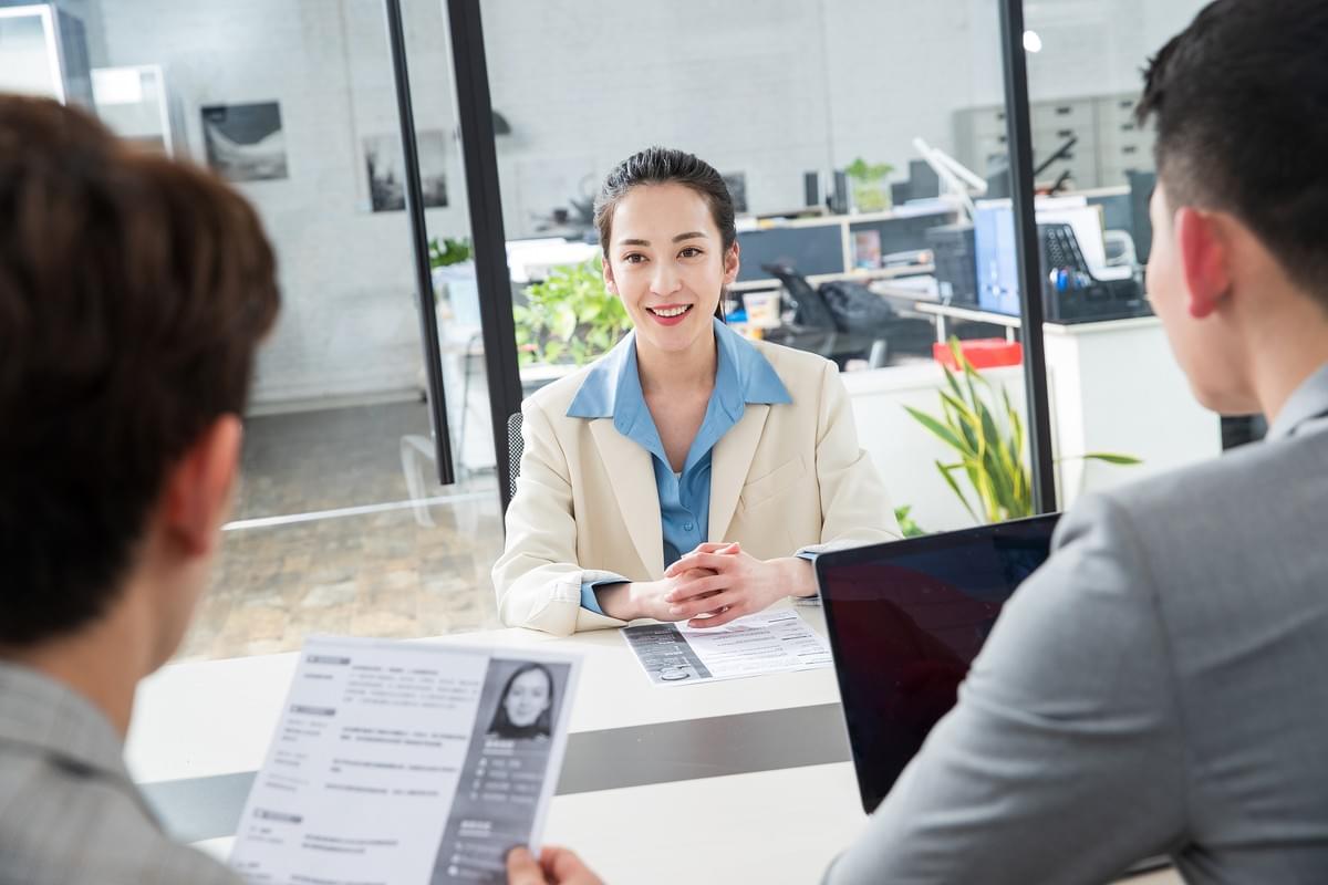 Our professional team will assist students in preparing visa application materials, ensuring a smooth and worry-free application process. We understand the visa policies of various countries and help students improve their success rate. visa application support The services we provide We are committed to providing students with higher quality and more efficient study abroad immigration services, helping them achieve their international elite dreams.