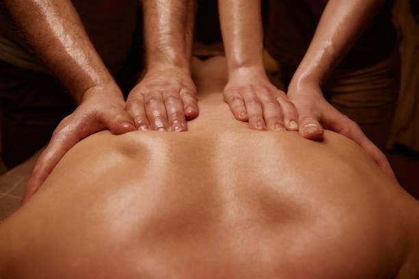 massage aux pochons  Sabai Dee Thai Spa Paris 15