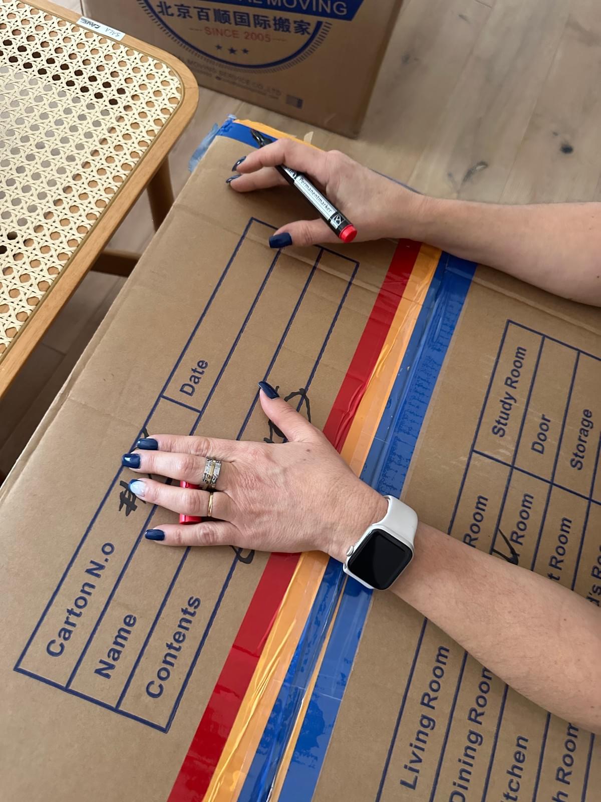 We facilitate your moving process with organization services before and after your arrival. Our team ensures that everything is in order in the new house. Pre and Post-International Changes What do we do Services of Personal Organizer Multi-National specialized in Closets, Wardrobe, Kitchen, Pantry, Baby Room and Specialized in Pre and Post-International Moves.