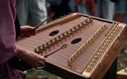 Provide professional music courses, suitable for students of all ages, from beginners to advanced courses everything is available. music teaching The services we provide Instrument sales
Music teaching
Instrument repair
Experience course