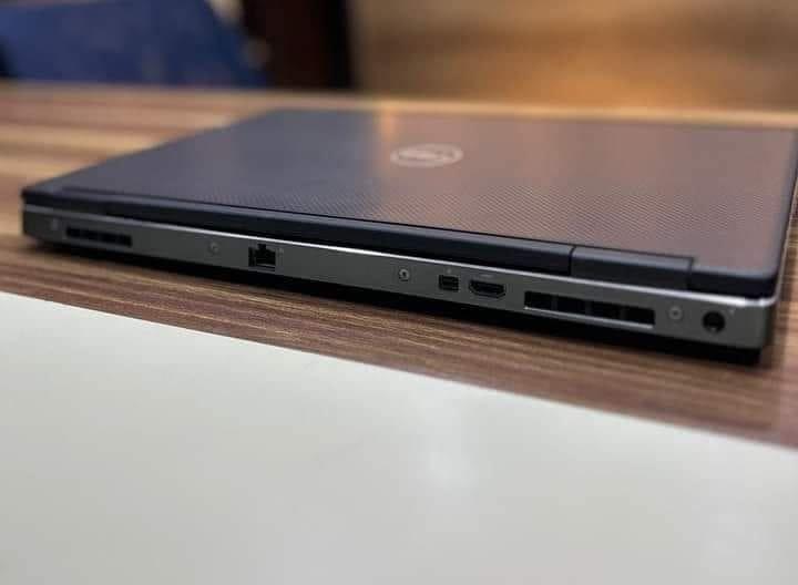 للابتوب ورك ستيشن من Dell Precision 7530