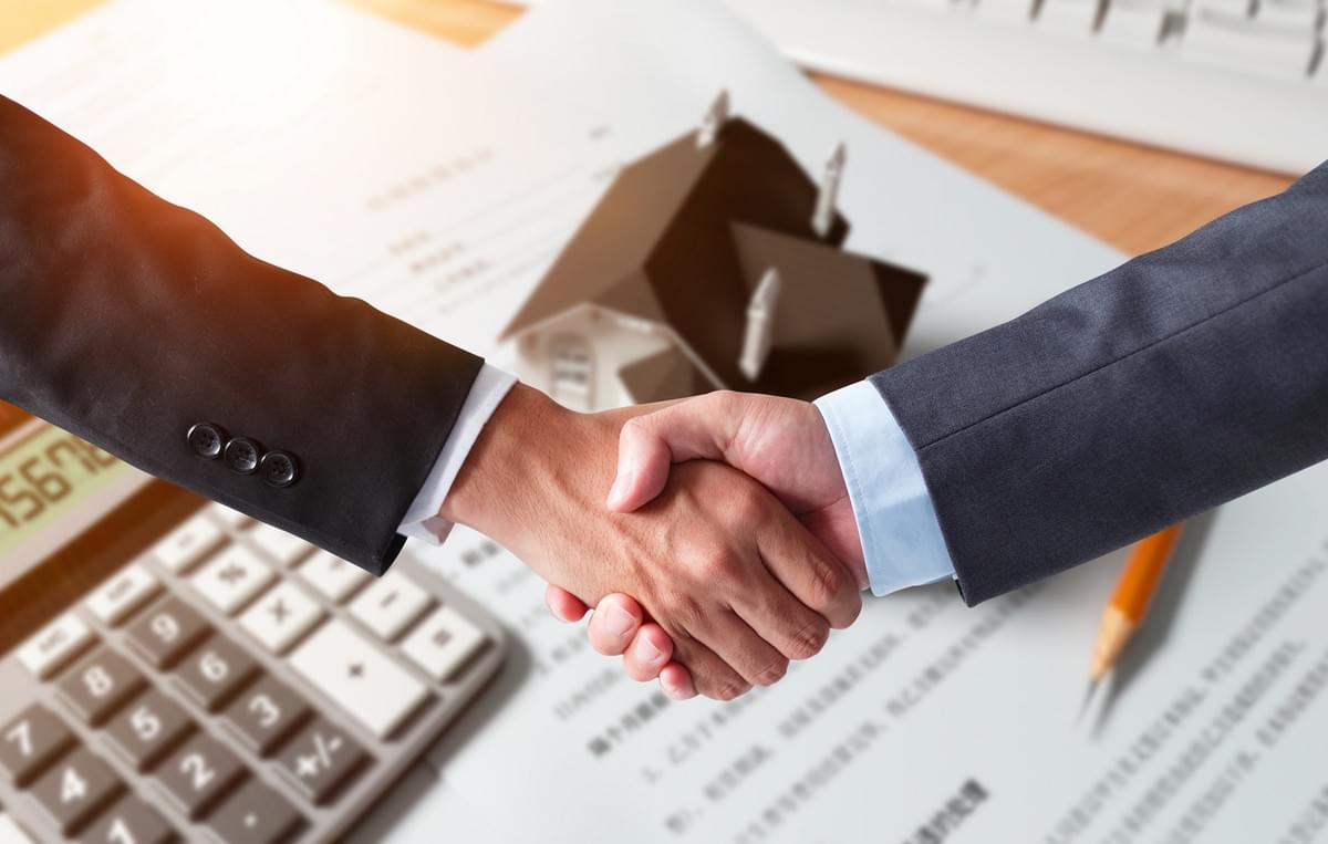 Adopt efficient filtration and circulation technology, save water and reduce costs, making washing and care more environmentally friendly. environmental protection water Our function Pet Automatic Washing Machine Business Introduction 1. Product Overview The automatic washing machine is an intelligent device designed specifically for pet stores, beauty salons, and individual households. It can automatically complete pet washing, drying, and other care processes, improving washing efficiency, reducing labor costs, and ensuring the comfort and safety of pets. 2. Target Market Pet Stores and Beauty Salons: Improve washing efficiency, reduce manual operation risks, and increase customer satisfaction. Pet Hospitals: Used for cleaning pets, improving hygiene standards, suitable for post-operative care. Individual Households: Provide convenient home pet cleaning solutions, suitable for families with multiple pets. 3. Main Functions ✅ Intelligent Washing: Multiple modes (such as deep cleaning, quick wash, sensitive skin mode) can adjust water pressure and temperature according to pet hair type and size. ✅ Automatic Drying: Constant temperature drying, reducing pet anxiety, avoiding overheating issues with handheld hair dryers. ✅ Eco-friendly Water Use: Efficient filtration and circulation technology, saving water consumption and reducing costs. ✅ Sterilization and Disinfection: Built-in UV sterilization function, ensuring cleanliness and hygiene, reducing the risk of skin diseases. ✅ Intelligent Control: APP remote operation, providing real-time monitoring and personalized settings. 4. Competitive Advantages 🔹 Save Time and Labor: Compared to traditional hand washing, saves an average of over 50% of time. 🔹 Reduce Pet Anxiety: Low noise design, reducing discomfort for pets during bathing. 🔹 Simple Operation: One-click start, no professional training required to get started. 🔹 Diverse Revenue Opportunities: Can be combined with membership systems, one-time charges, etc., to increase profits. 5. Marketing Strategy 📌 B2B Cooperation: Collaborate with pet stores and beauty salons to provide rental or sales solutions. 📌 B2C Promotion: Targeting pet-owning families, selling through e-commerce platforms, social media, and physical channels. 📌 Experience Marketing: Hold free trial activities to enhance market acceptance and brand awareness. 6. Investment and Revenue Analysis Equipment Cost: Price ranges from NT300000 New Taiwan Dollars Payback Period: Based on customer usage frequency, expected to break even within 18 months Profit Model: Equipment sales + consumable sales + maintenance services 7. Future Development Direction 🔸 Increase AI Functions: Use AI to identify pet breeds and provide personalized washing and care suggestions. 🔸 Expand Market: Enter emerging fields such as pet-friendly hotels and pet cafes. 🔸 Smart Networking: Integrate with other smart pet devices to create a complete smart pet care system.