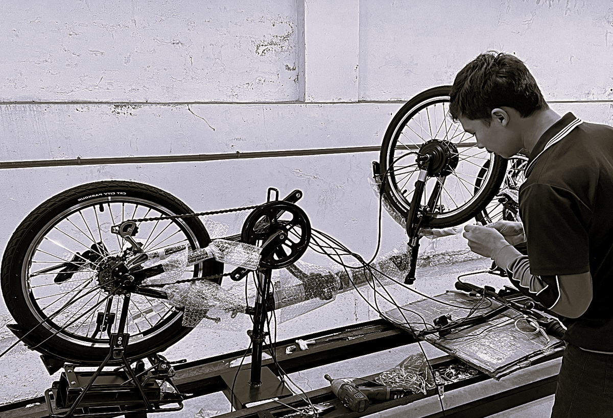 We are committed to sustainability and eco-friendly manufacturing practices. Our materials are sourced responsibly, and our processes minimize waste, ensuring that your ride is not only enjoyable but also kind to the planet. Eco-Friendly Practices What We Do Taiwan ebike/bike assembly factory. New Belt Drive System.