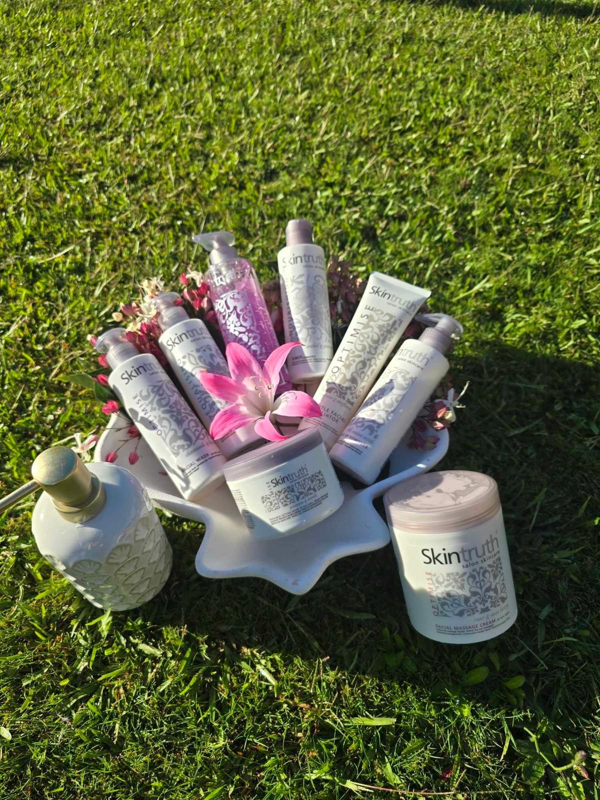 Experience relaxation and balance as our experts apply pressure to specific points on your feet to stimulate overall wellness. Foot Reflexology Our Services Massage