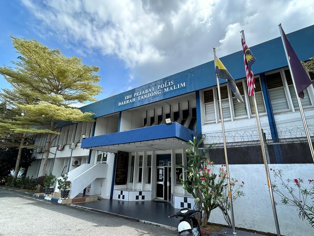 From planning to execution, SeeYik Construction provides comprehensive project management for all demolition services. We work closely with our clients to understand their needs and deliver tailored solutions. Our team oversees every aspect of the project, ensuring timely completion and adherence to budget, while maintaining the highest quality standards. Comprehensive Project Management What We Do Demolition Company