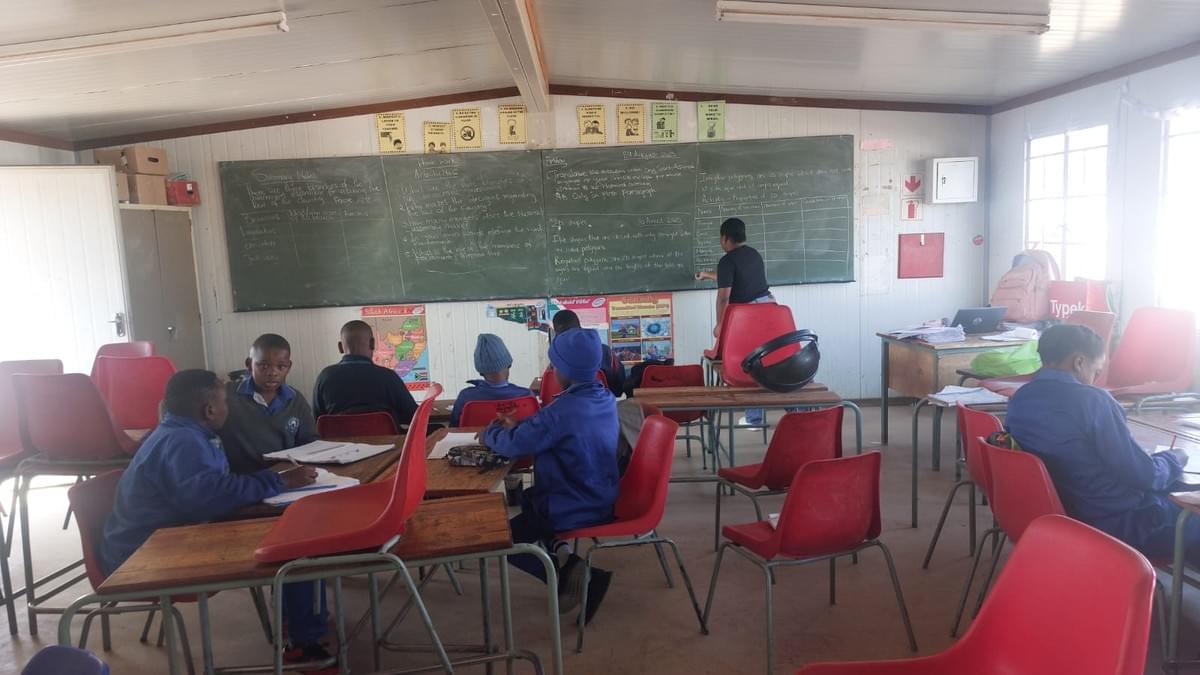 Our team of qualified educators brings a wealth of knowledge and experience to help students excel. Experienced Tutors What We Offer It is a Saturday tutoring program for primary and secondary school.