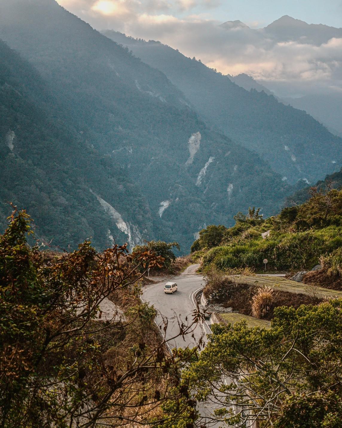 We offer a variety of campers, whether for family travel or friend gatherings, we have the right model for you, allowing you to easily enjoy the beauty of nature. diversified vehicle models Our service Camper van rental, Taiwan self-driving Campervan Rental, Explore Taiwan Ditch the ordinary, Start your camper adventure Away from the city, embrace nature, the starting point of camping dreams Define your own travel style with us