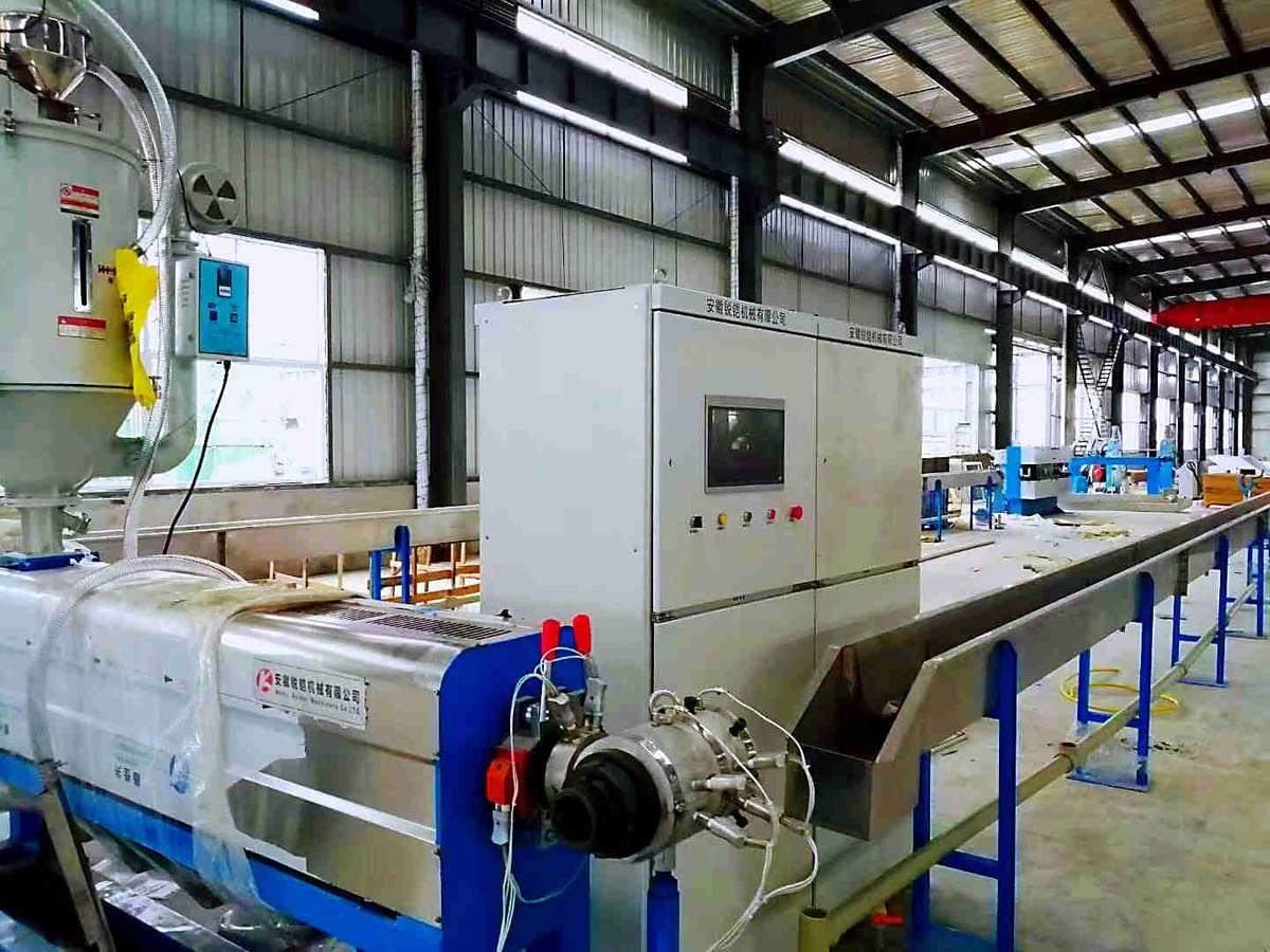 SJ120/14 Silicone Rubber Cable Sheath Production Line from capstian technology