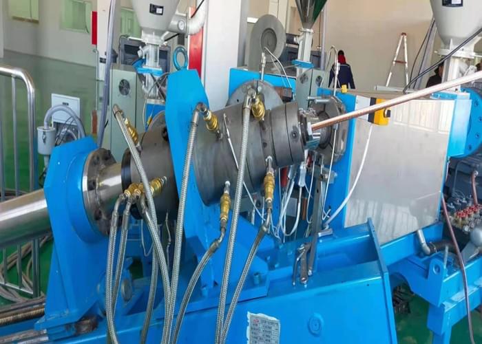 Triple layer co-extrusion cross head of ccv line