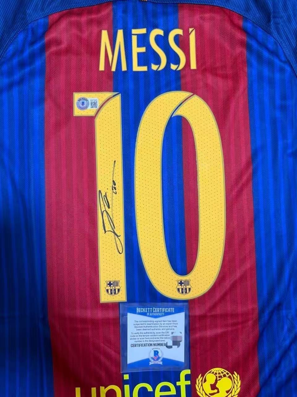Lionel Messi Signed FC Barcelona 2016/17 Home Jersey #10 – Beckett Certified