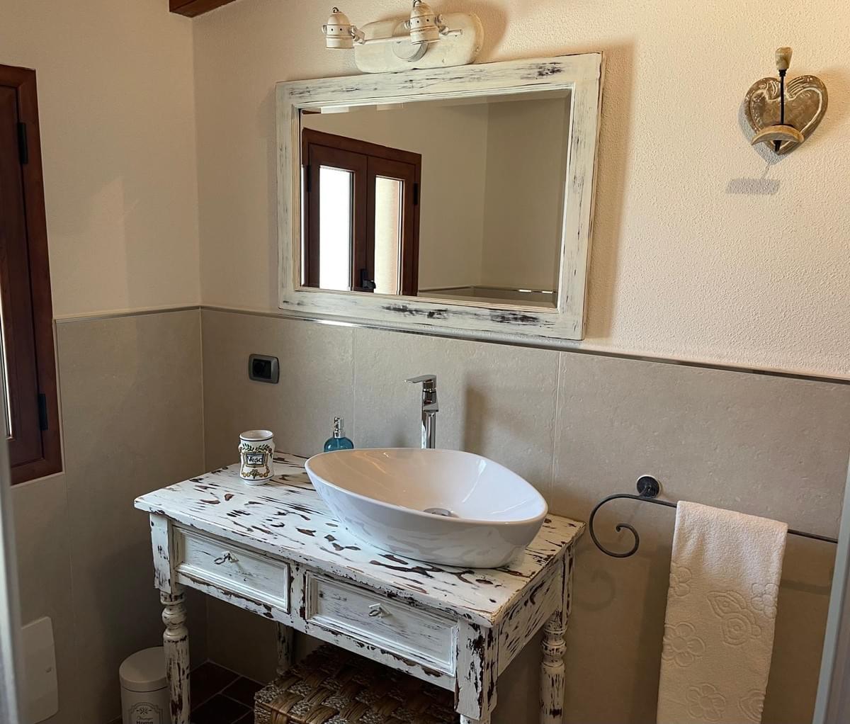 Located a few steps from the splendid beaches of Alghero, the Villa is the perfect starting point to explore the area. Ideal Position Our Services Villa Lulù: An Oasis of Charm a Few Steps from Alghero