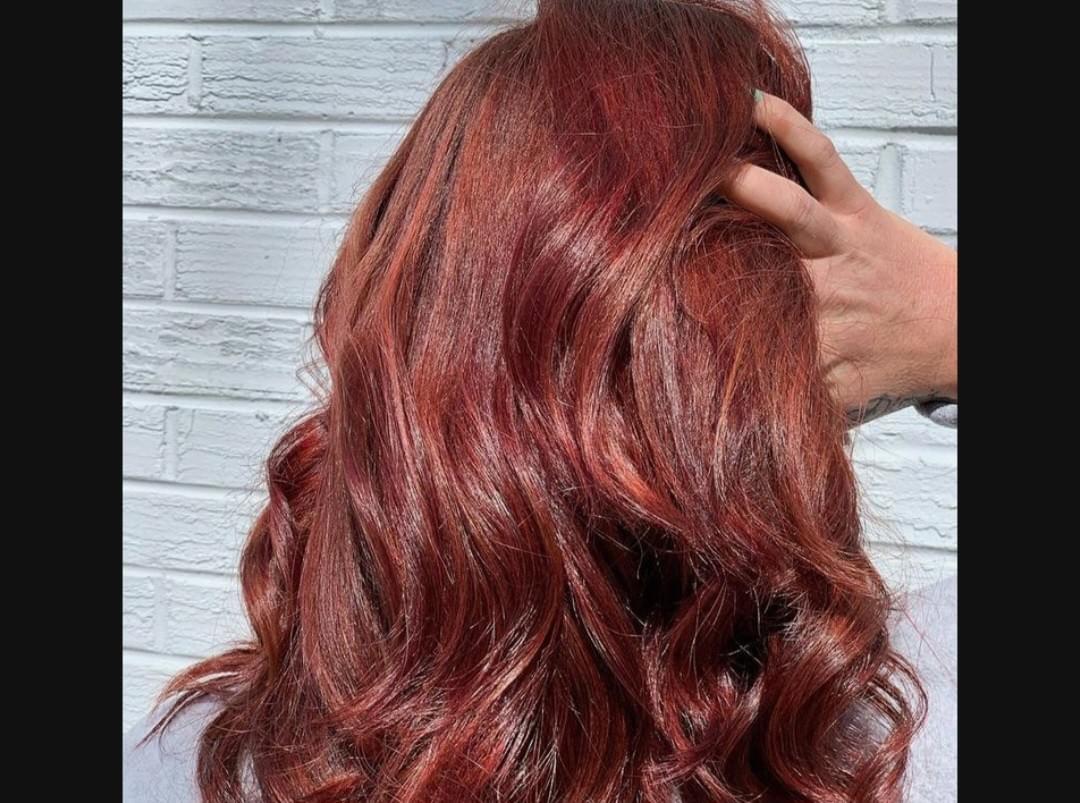 Dark Auburn (#33) – 20” Straight Clip-In Hair Extensions (8 Pieces)