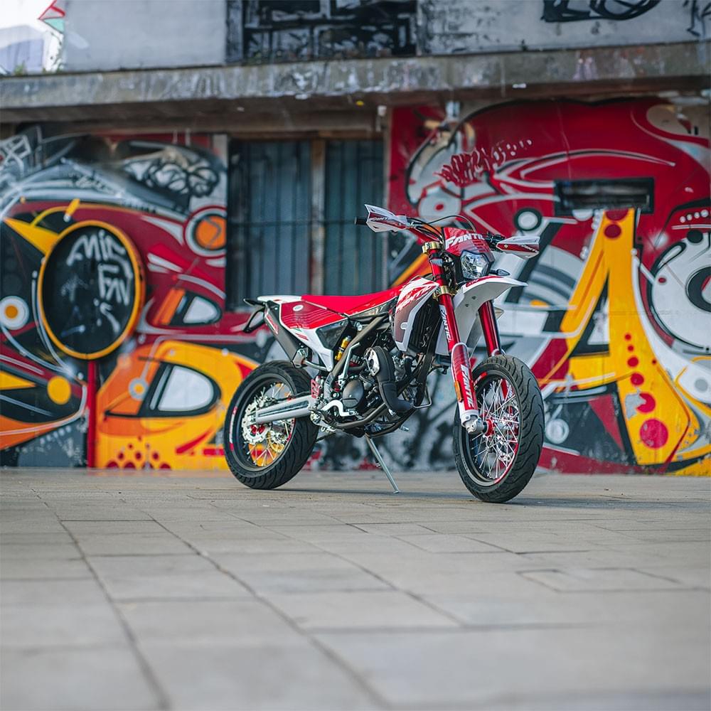Join our community to benefit from exclusive offers on scooters and 2-wheel accessories. Discover Our Quality Scooters Ets Tracqui is a store that sells scooters and accessories 2-wheels such as helmets.