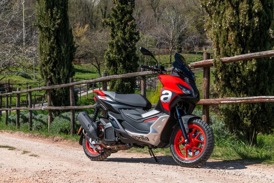 Aprilia SR GT Aprilia SR GT
