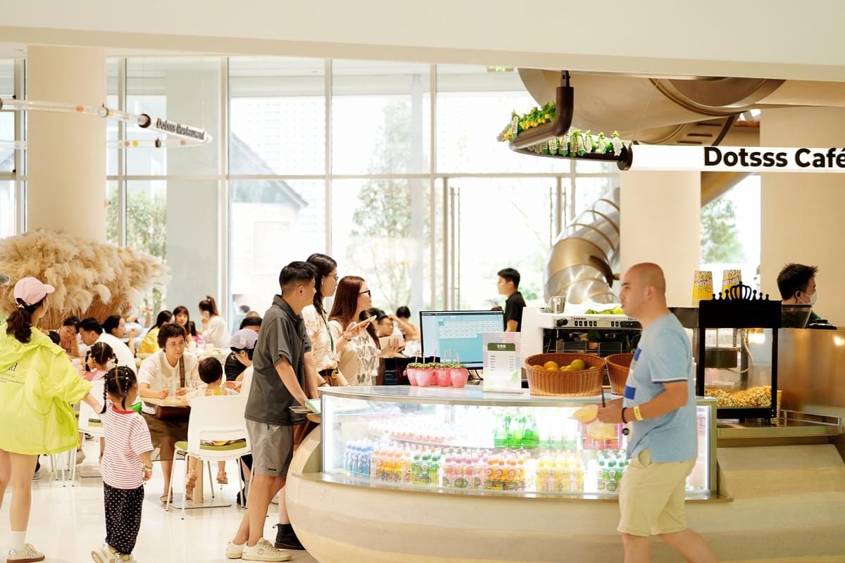 We regularly organize educational activities and workshops, aimed at stimulating children's interest in learning. Through hands-on practice and teamwork, they will gain valuable knowledge and skills. education activity The services we provide DOTSSS Children's Museum