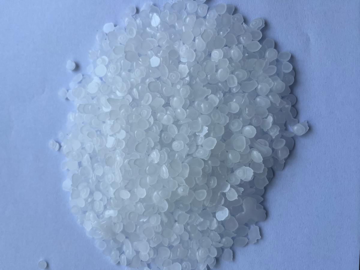 We provide high-quality food-grade oil, ensuring compliance with international safety standards. Our products are suitable for various food processing industries, helping customers improve product quality and safety. food grade oil What are we doing We make some food-grade oil and textile oil, leaving some to add to our other products, we are still the exclusive agent of Vicker oils company in China.