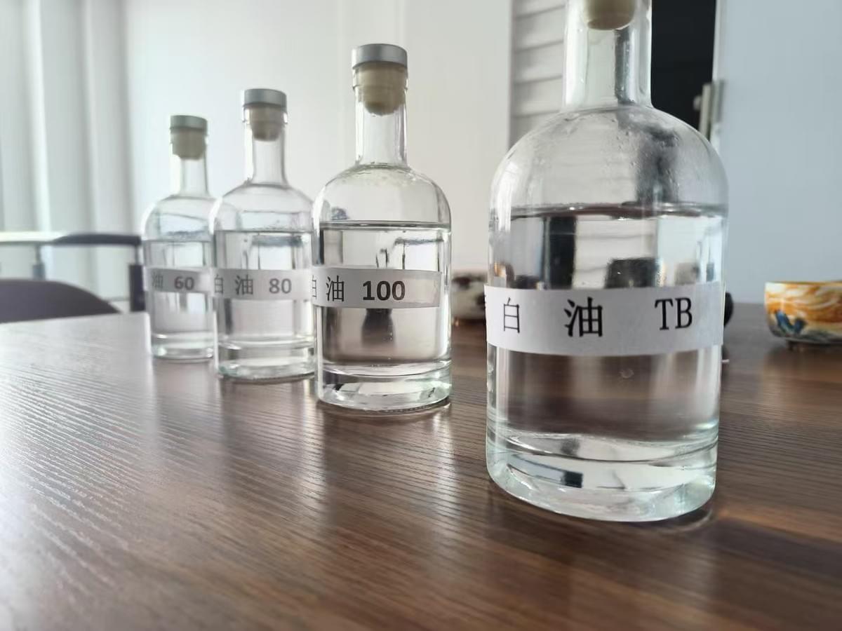 As the exclusive agent of Vicker oils company in the UK, we provide customers with high-quality products and professional services, ensuring that the diverse needs of the market are met. exclusive agency What are we doing We make some food-grade oil and textile oil, leaving some to add to our other products, we are still the exclusive agent of Vicker oils company in China.