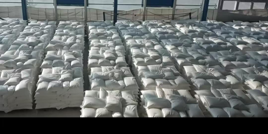 Our textile oil is specially designed to improve the softness and durability of fabrics, suitable for various textile industries, helping enterprises enhance production efficiency. textile oil What are we doing We make some food-grade oil and textile oil, leaving some to add to our other products, we are still the exclusive agent of Vicker oils company in China.