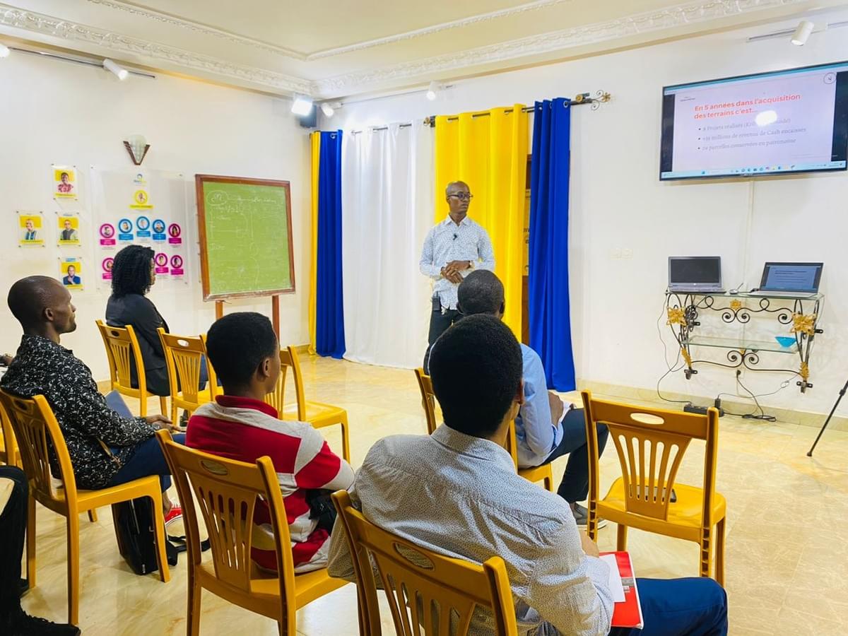 Our team is here to guide you in the purchasing process and answer all your questions. Personalized assistance Our Mission Catalog of Lands for Sale in Yaoundé/Douala