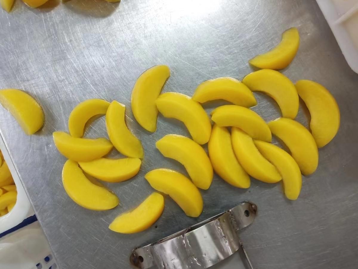 IQF Sliced Yellow Peaches