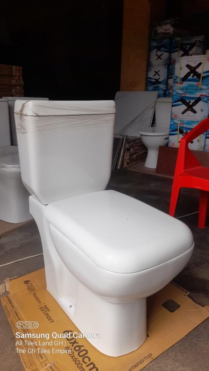 AquaLoo™ Smooth Curve WC