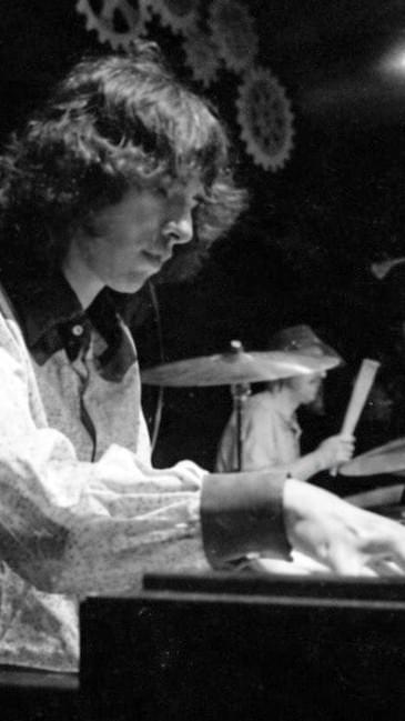 Our shows are designed to be interactive, inviting the audience to sing along and participate in the magic of live music. We believe in creating a community atmosphere where fans can connect over shared memories and a love for McCartney's timeless songs. Engaging Audience Interaction Experience the Magic of McCartney The McCartney Tribute from Ardy Sarraf of The Fab Four.