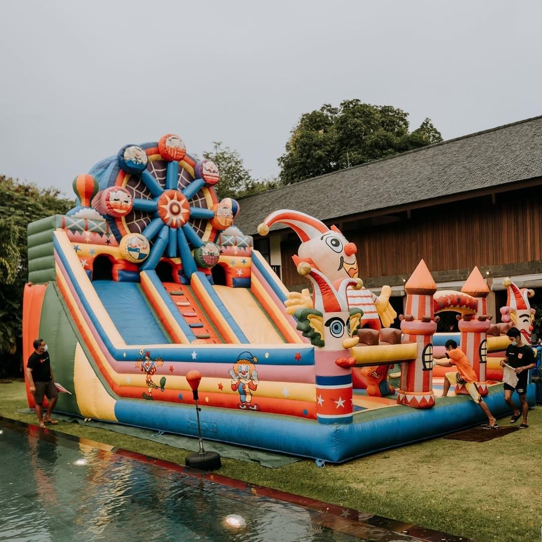 From whimsical themes to enchanting decorations, we blend creativity and inspiration to transform ordinary gatherings into extraordinary adventures. Let us help you celebrate those special moments with a sprinkle of magic and a dash of fun! Where Dreams Sparkle to Life Where Imagination Meets Inspiration.  To create unforgettable, joy-filled experiences for children through bespoke event design, blending creativity, color, and magic in the Jakarta market.