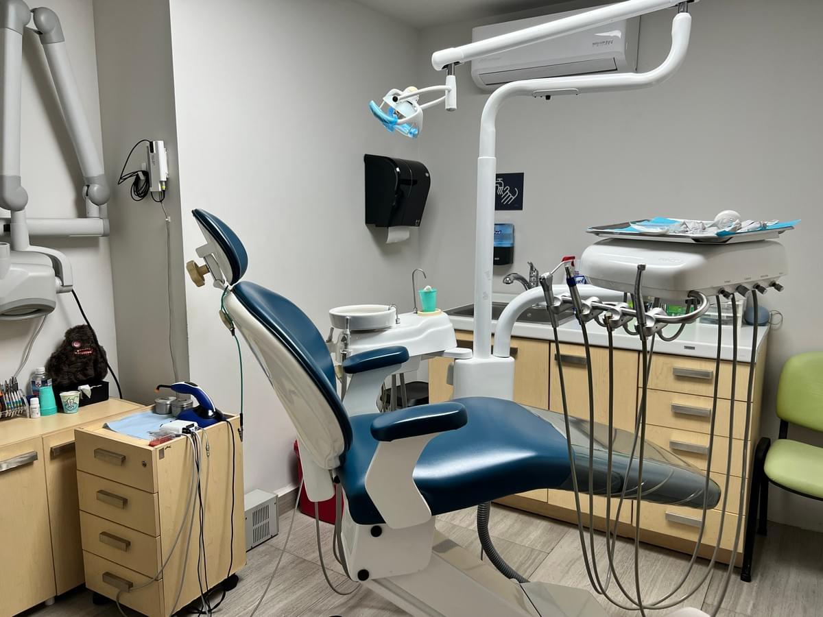 We offer comprehensive dental care for the whole family in a warm and professional environment. Schedule your appointment today! Welcome to Stella Dental Studio Stella Dental Studio is a space dedicated to the health and aesthetic of the oral-dental of the whole family. Our objective is to provide professional and personalized care for each patient, offering orthodontics and general dentistry treatments in a warm and reliable environment. We help our visitors to find us easily and to communicate with us to schedule their appointment with confidence.