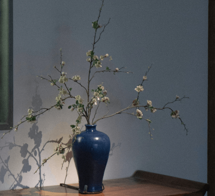 Become part of a vibrant community of Ikebana practitioners across North and Central America. Our platform encourages collaboration, sharing of ideas, and networking opportunities, helping you to connect with like-minded individuals who share your passion for this exquisite art. Community Connections What We Offer Sakura Virtual Ikebana Community is an online-based group dedicated to sharing,
learning, and celebrating the art of Ikebana. Rooted in the principles of beauty, self-
expression, and cultural appreciation, this community connects ikebanists in North and
Central America and beyond through virtual presentations from various Ikebana
schools, and Japanese cultural programs, fostering a welcoming space for beginners
and experienced practitioners alike.