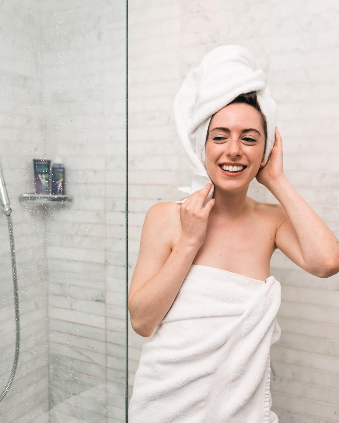 Benefits of Using a Shower Cap Shower Cap