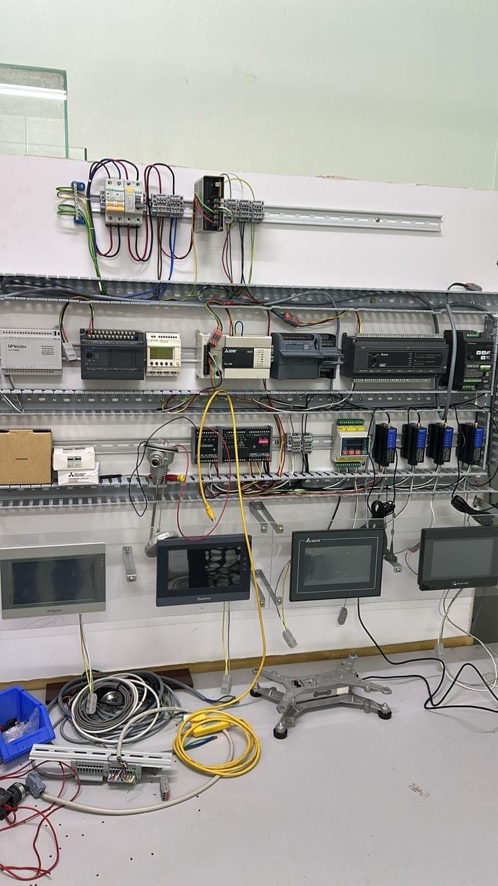 We provide comprehensive equipment repair and maintenance services to ensure that your machinery is always in optimal working condition. Through regular inspections and maintenance, we help customers reduce downtime and extend equipment lifespan. Equipment maintenance and upkeep The services we provide Engaged in machinery, automation, electrical box, maintenance industry