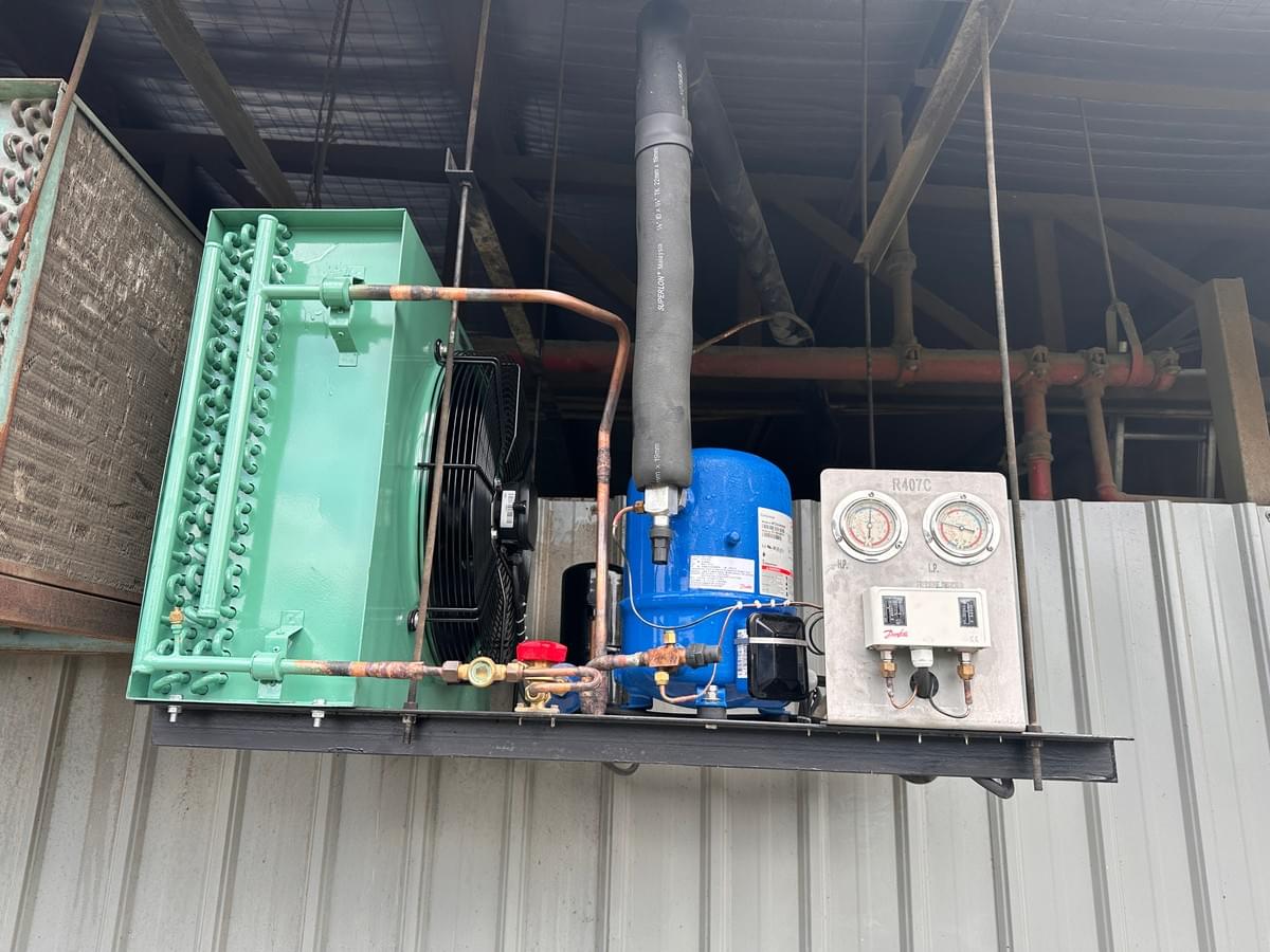 We provide comprehensive equipment repair and maintenance services to ensure that your machinery is always in optimal working condition. Through regular inspections and maintenance, we help customers reduce downtime and extend equipment lifespan. Equipment maintenance and upkeep The services we provide Engaged in machinery, automation, electrical box, maintenance industry