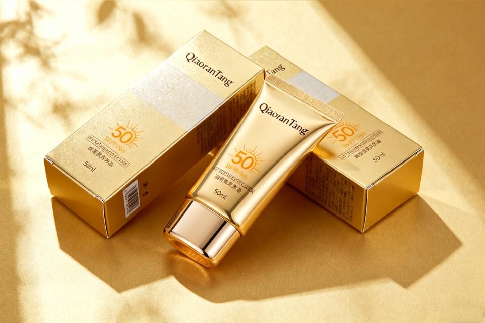 With three specialized R&D centers and a vast library of over 3,000 cosmetic formulas, we are poised to meet diverse client needs. Our advanced, intelligent production workshops ensure that we deliver only the best to our partners and customers. Innovation in Every Formula Cosmetics OEM processing (whitening and freckle removal products, anti-wrinkle and anti-aging products; anti-hair loss; natural plant soap; body lotion; antifreeze and moisturizing hand cream; shampoo; shower gel) One of the top ten cosmetics factories in China, with 3 divisions of labor, 3 major R&D centers, 25 years of R&D history, more than 3,000 cosmetic formulas, and 100,000-level tip-free intelligent production workshops. Most of China's live e-commerce hot-selling products come from us.

OEM processing of cosmetic products (whitening and means for removing freckles, means against wrinkles and aging; means against hair loss; natural plant soap; body lotion; antifreeze and moisturizing hand cream; shampoo; shower gel) One of the ten largest cosmetic factories in China with 3 divisions of labor, 3 major research centers, 25 years of R&D history, more than 3000 cosmetic formulas and an intelligent production workshop without tips at 100,000 levels.