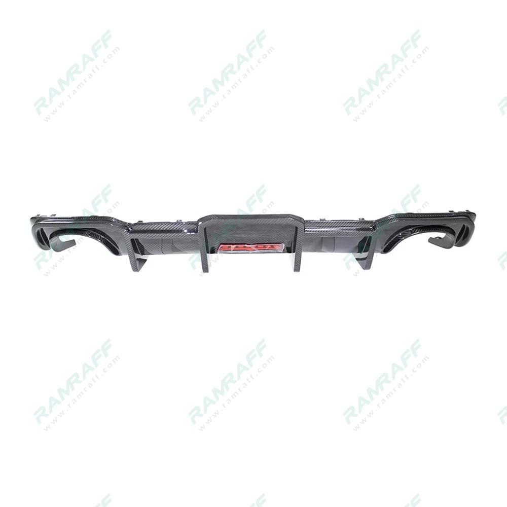AUDI RS3 Dry carbon fiber rear lip with lamp/Faldón trasero de fibra de carbono seco con luz para 