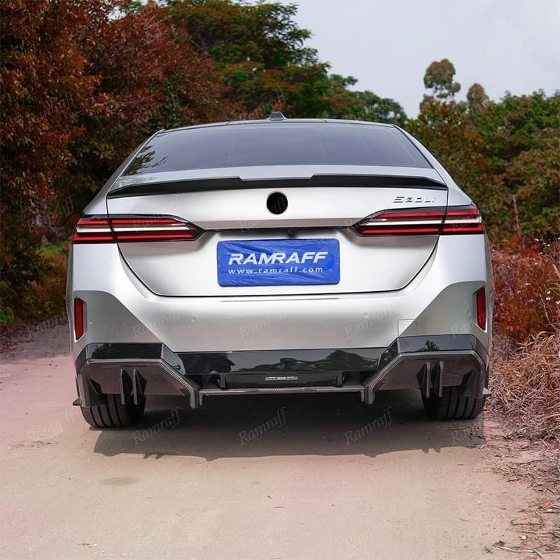 BMW 5 series G60 G68 530 Dry Carbon Front Bumper Lip Splitter And Side Skirt Rear Diffuser Spoiler